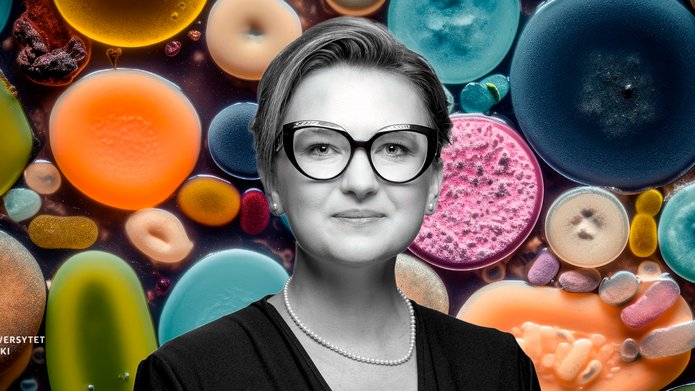 Dr Karolina Rudnicka na tle kolorowej różnorodność mikroorganizmów wewnątrz płytki Petriego. Wygenerowane za pomocą sztucznej inteligencji.